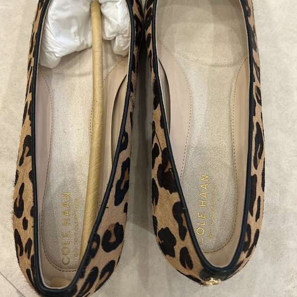 NWOT Cole Haan Women's Leopard Flats with Black Toe - Picture 3 of 6